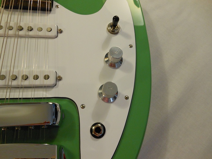Mando Guitar Picture 15